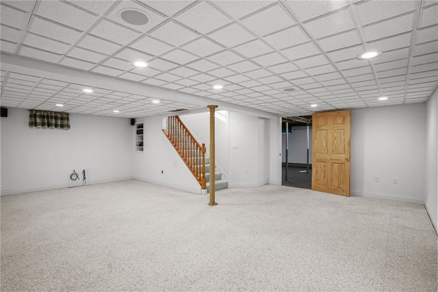 4 Philips Street, Middletown, RI 02842