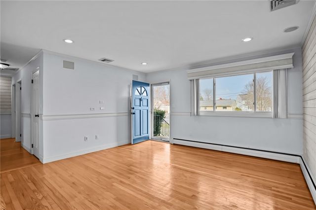 4 Philips Street, Middletown, RI 02842