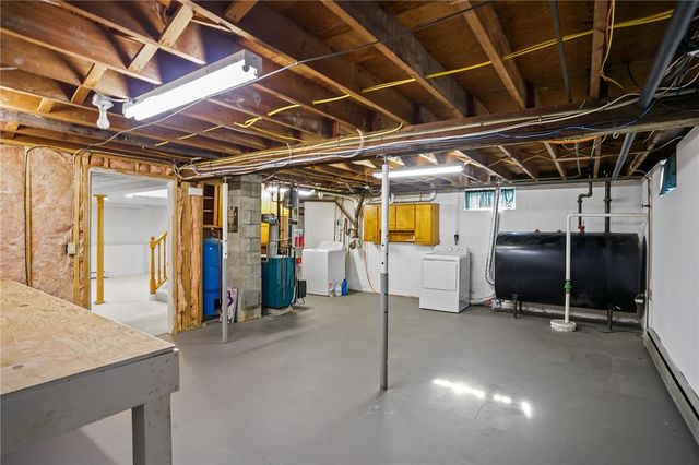 4 Philips Street, Middletown, RI 02842