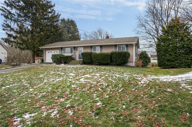 4 Philips Street, Middletown, RI 02842