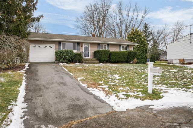 4 Philips Street, Middletown, RI 02842