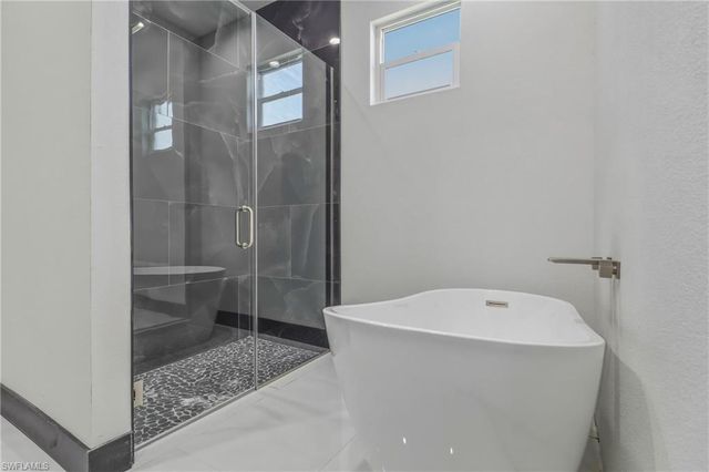 442 Mercedes CT, Lehigh Acres, FL 33972