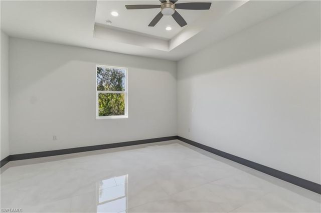 442 Mercedes CT, Lehigh Acres, FL 33972