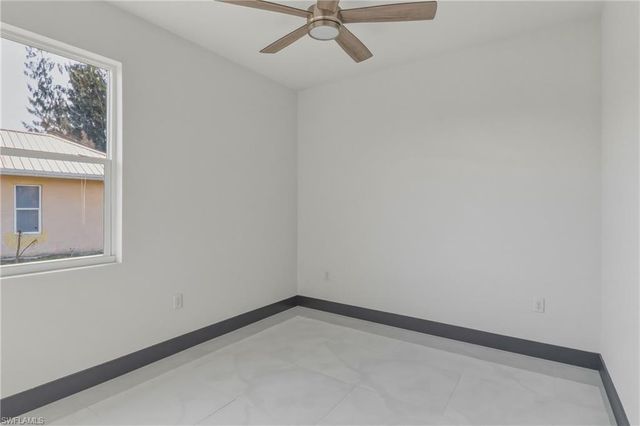 442 Mercedes CT, Lehigh Acres, FL 33972