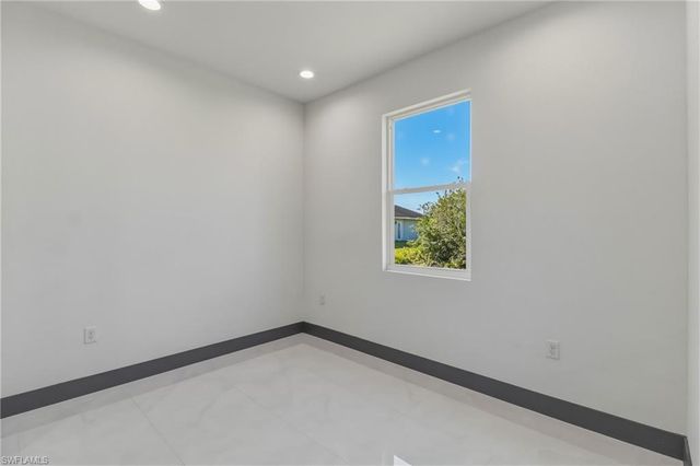 442 Mercedes CT, Lehigh Acres, FL 33972