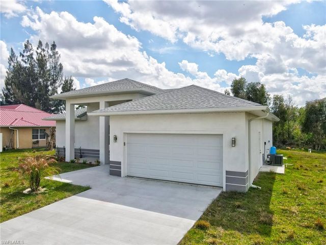 442 Mercedes CT, Lehigh Acres, FL 33972