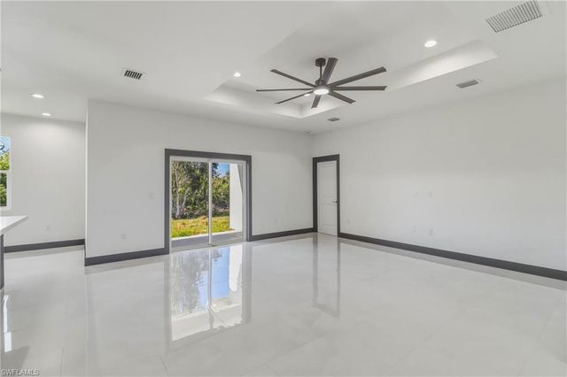 442 Mercedes CT, Lehigh Acres, FL 33972