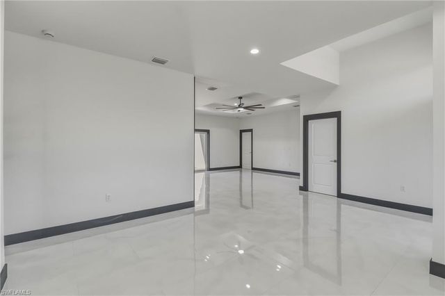 442 Mercedes CT, Lehigh Acres, FL 33972