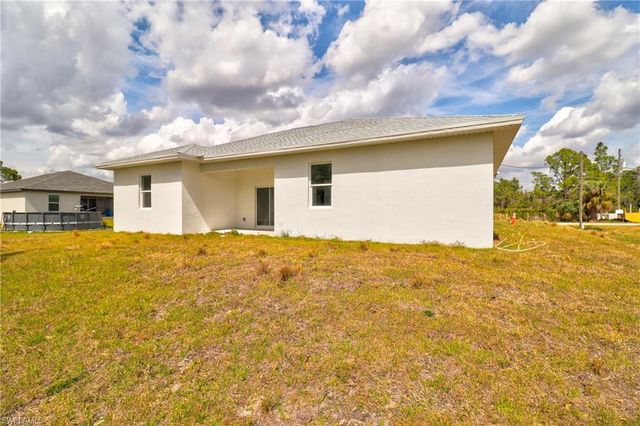 442 Mercedes CT, Lehigh Acres, FL 33972
