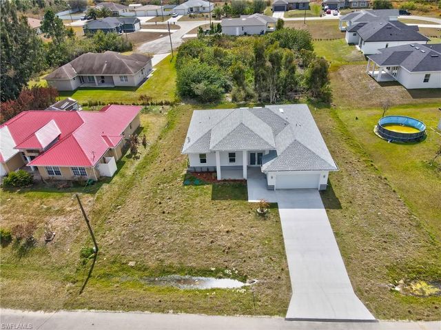 442 Mercedes CT, Lehigh Acres, FL 33972