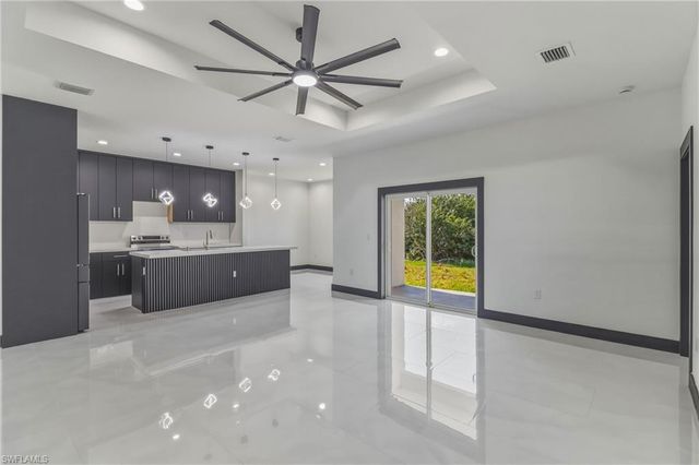 442 Mercedes CT, Lehigh Acres, FL 33972