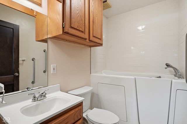 6601 W 71st Street, Indianapolis, IN 46278