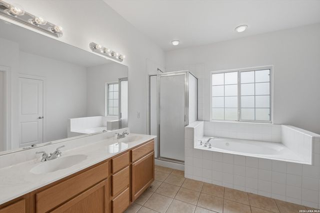 124 Majestic Oaks Dr, Boerne, TX 78006