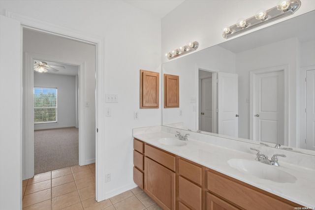124 Majestic Oaks Dr, Boerne, TX 78006