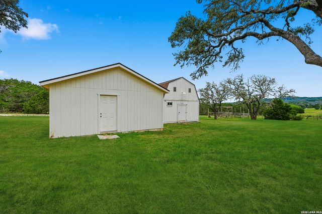 124 Majestic Oaks Dr, Boerne, TX 78006