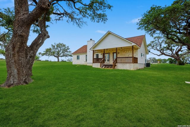 124 Majestic Oaks Dr, Boerne, TX 78006