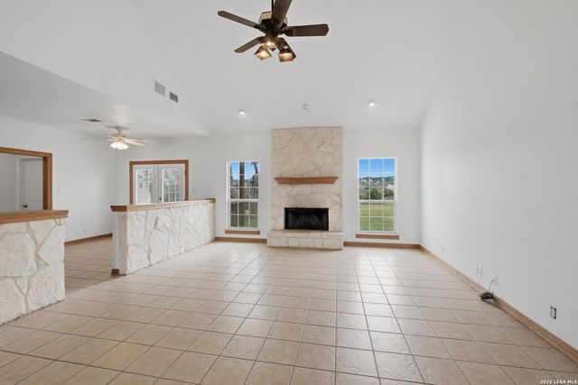 124 Majestic Oaks Dr, Boerne, TX 78006