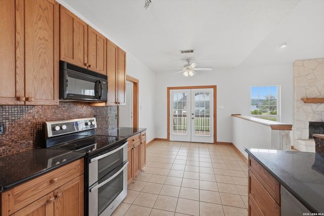 124 Majestic Oaks Dr, Boerne, TX 78006