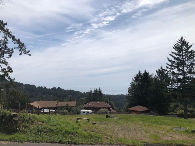 606 Wolverine Way, Shelter Cove, CA 95589