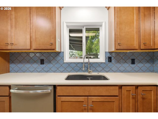 2251 Ne 132ND Ave, Portland, OR 97230