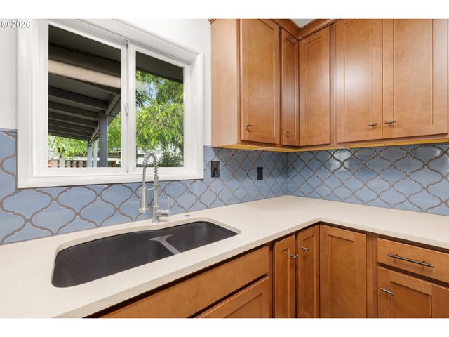 2251 Ne 132ND Ave, Portland, OR 97230