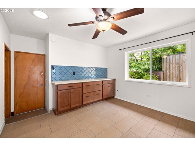 2251 Ne 132ND Ave, Portland, OR 97230