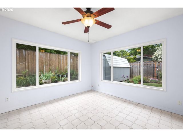 2251 Ne 132ND Ave, Portland, OR 97230