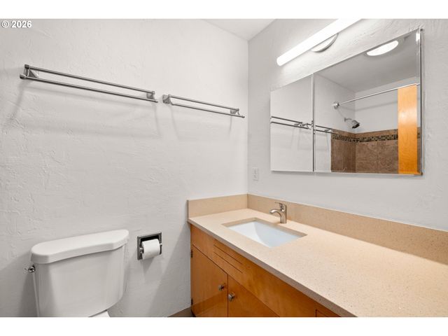 2251 Ne 132ND Ave, Portland, OR 97230