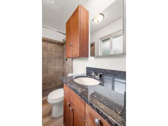 2251 Ne 132ND Ave, Portland, OR 97230