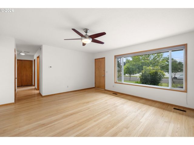 2251 Ne 132ND Ave, Portland, OR 97230