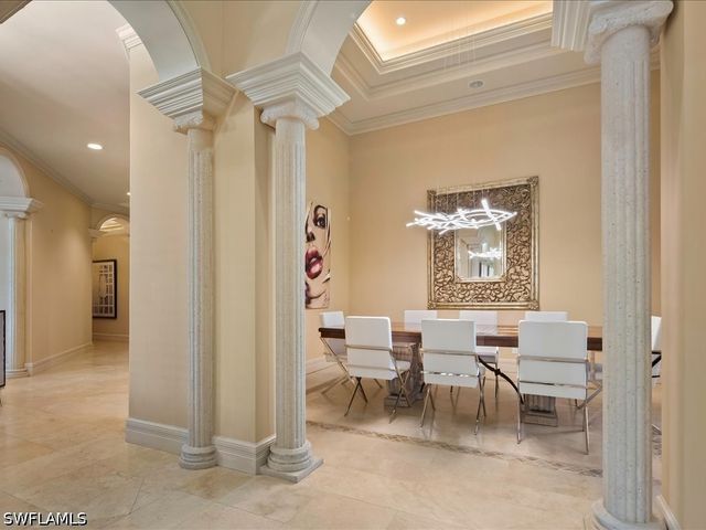550 21ST AVE S, Naples, FL 34102
