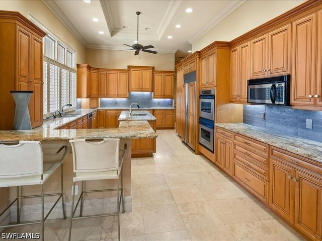 550 21ST AVE S, Naples, FL 34102