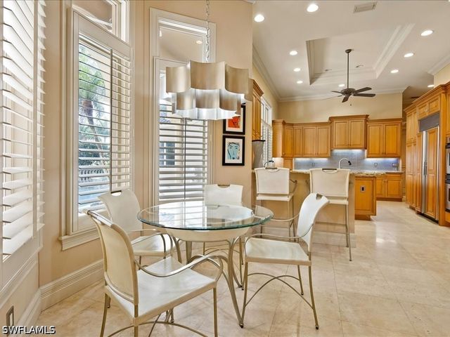 550 21ST AVE S, Naples, FL 34102