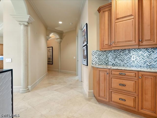 550 21ST AVE S, Naples, FL 34102
