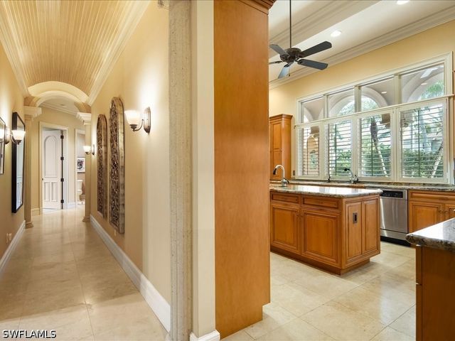 550 21ST AVE S, Naples, FL 34102
