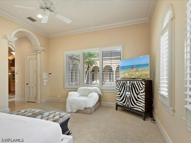 550 21ST AVE S, Naples, FL 34102