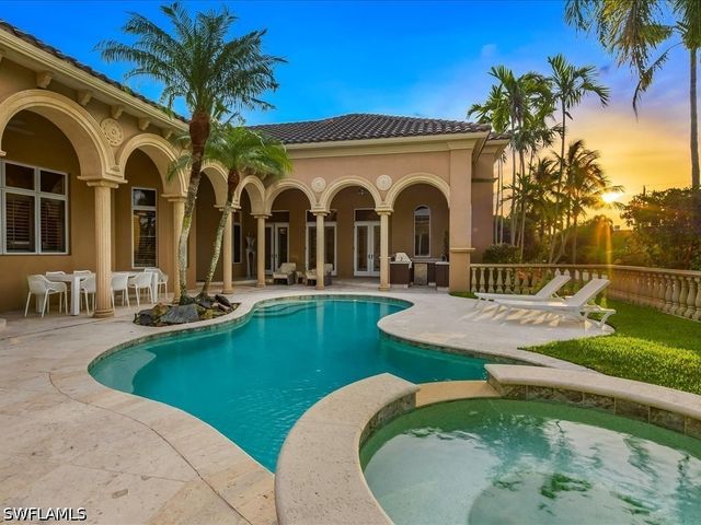 550 21ST AVE S, Naples, FL 34102
