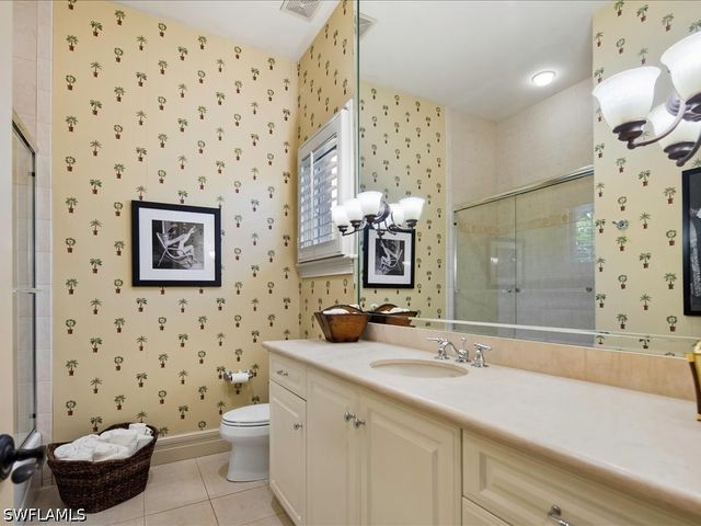 550 21ST AVE S, Naples, FL 34102