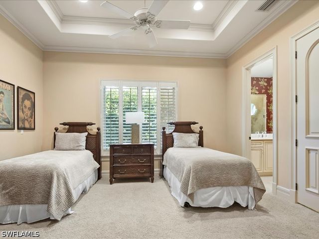 550 21ST AVE S, Naples, FL 34102