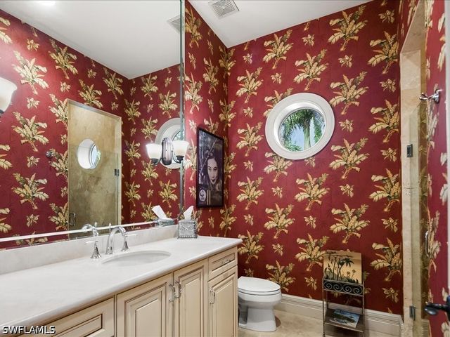 550 21ST AVE S, Naples, FL 34102