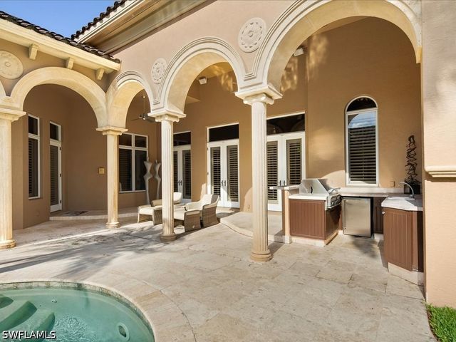 550 21ST AVE S, Naples, FL 34102