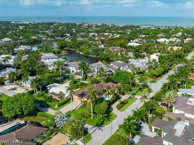 550 21ST AVE S, Naples, FL 34102