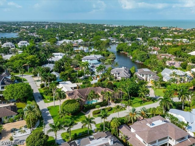 550 21ST AVE S, Naples, FL 34102