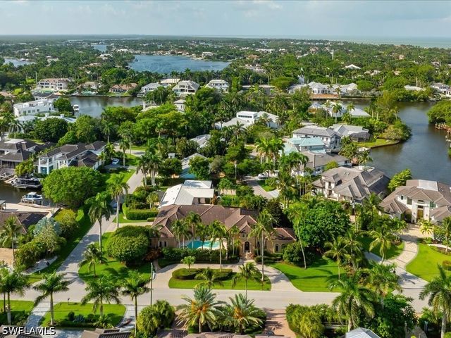550 21ST AVE S, Naples, FL 34102