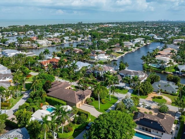 550 21ST AVE S, Naples, FL 34102
