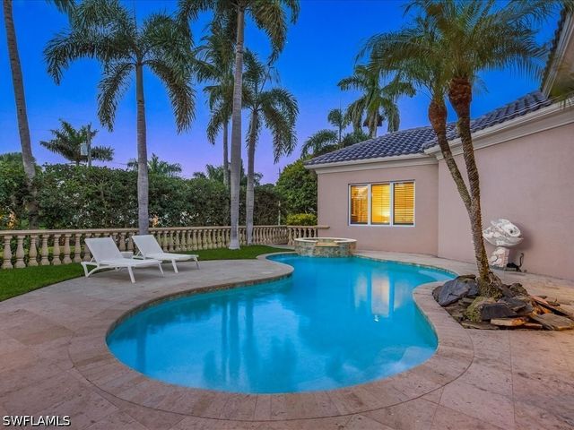 550 21ST AVE S, Naples, FL 34102