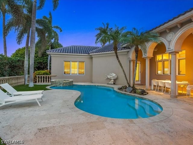 550 21ST AVE S, Naples, FL 34102