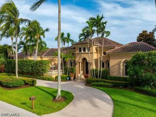 550 21ST AVE S, Naples, FL 34102