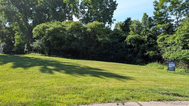 1733 N Morningside Way Drive, Bloomfield Hills, MI 48302