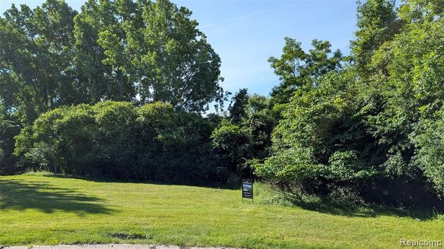 1733 N Morningside Way Drive, Bloomfield Hills, MI 48302